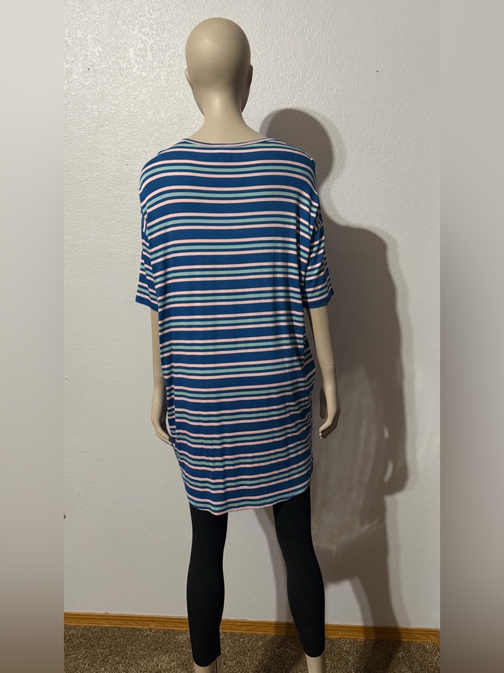 OVERSIZED XXS NWT SEE PICS CLOSET CLEAR OUT ON ALL LULAROE MAKE AN OFFER BUNDLE - Picture 10 of 17
